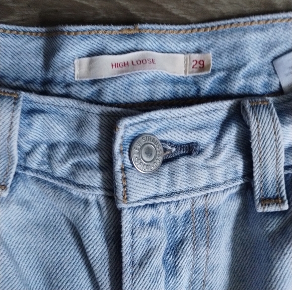 Levi's High Loose Light Wash  Jeans 29 - Picture 5 of 7